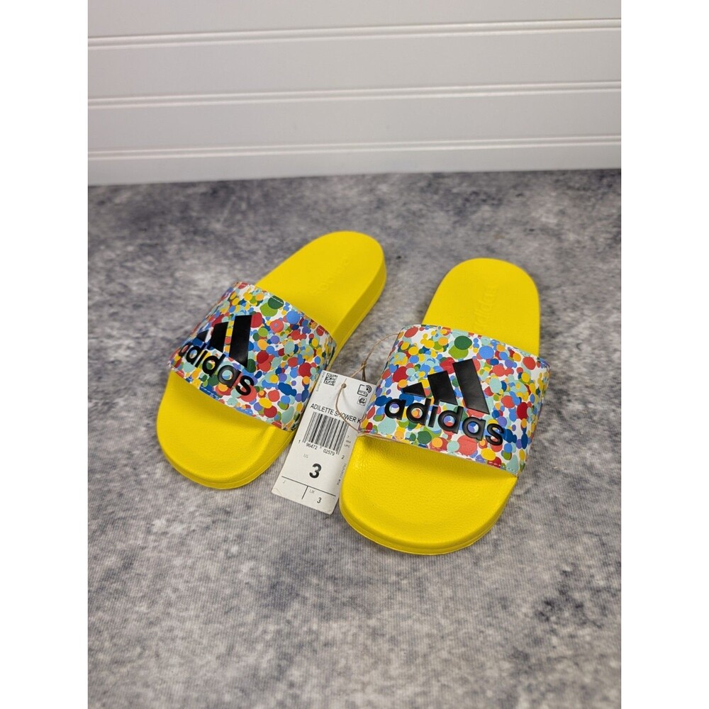 NIB Adidas Yellow Speckled Adilette Logo Kids Size 3 Sandals
